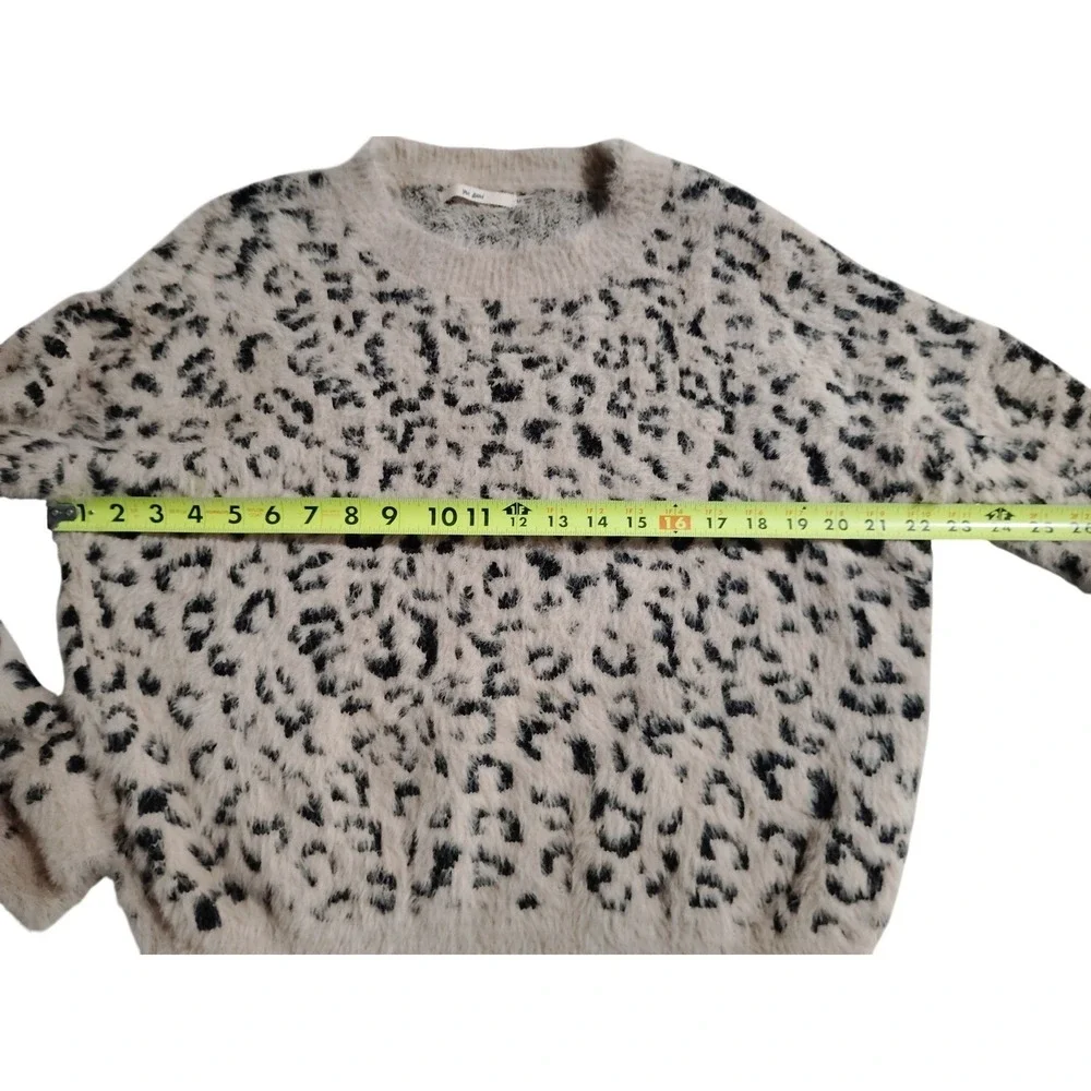 Mi Ami Leopard‎ Print Fuzzy Soft Sweater Size M